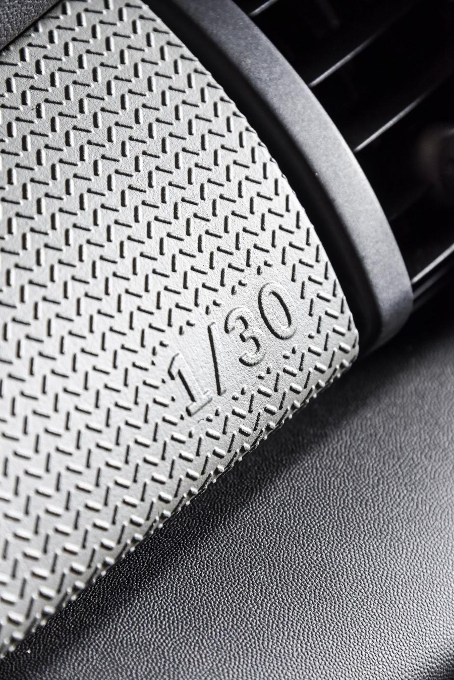 Детали интерьера Mini Cooper 1499 GT 2018 года  (ZA) (фото 17 из 25)